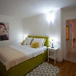 Nebo Pula